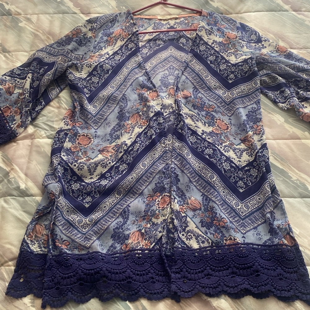 Floral blue open Kimono Cardigan-crochet lined bottom & 3/4 sleeves L ptp 23 in - Picture 6 of 10